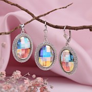 ���������� �������� "����". �������� Swarovski&reg; � �������